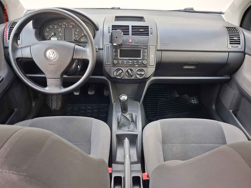 Volkswagen Polo (2009) 1.2i, ČR - fotka 8 z 15