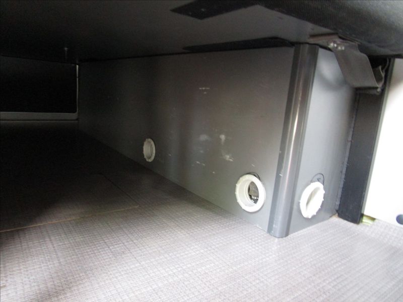 Peugeot Boxer 2.2HDi, Obytný, 5 míst - fotka 50 z 67