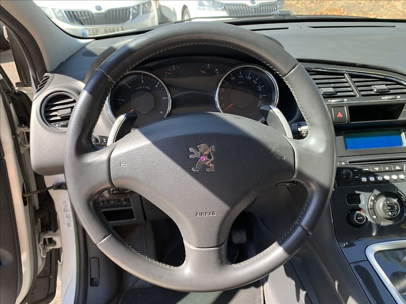 Peugeot 3008 1,6 HDI AUTOMAT - fotka 11 z 17