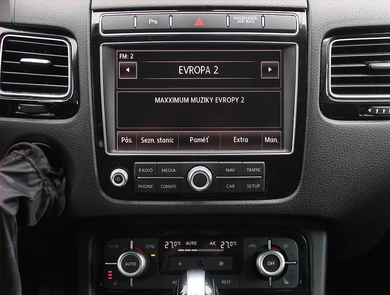 Volkswagen Touareg (2016) 3.0 TDI, 4X4,Bixenon,Kamera - fotka 12 z 24