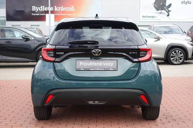 Toyota Yaris 1,5 HEV Style - fotka 5 z 32