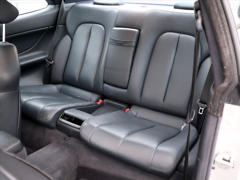 Mercedes-Benz CLK 5.4 i 255kW 55 AMG Aut. - fotka 12 z 38