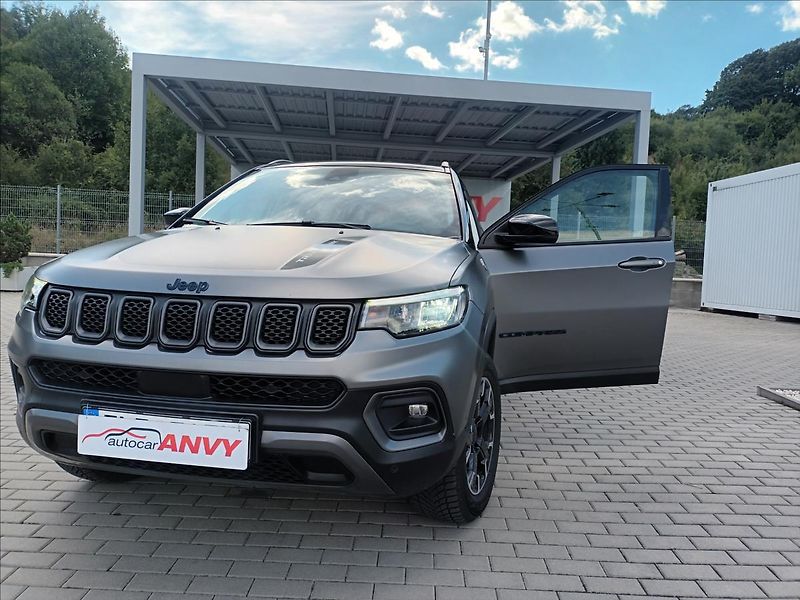 Jeep Compass 1,3 PHEV 132kW,TRAIL HAWK - fotka 40 z 50