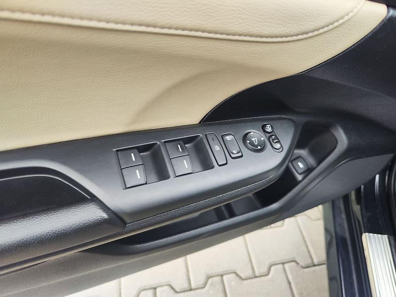 Honda Civic 1.5 i-VTEC/134kW Executive - fotka 32 z 38