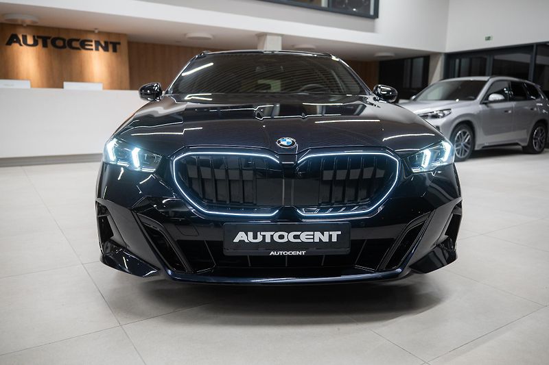 BMW Řada 5 (2025) 540xd M-SPORT NEZÁVISLÉ PANO  - fotka 6 z 54