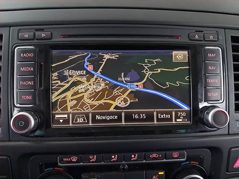 Volkswagen Multivan (2010) Highline 2.0 TDI 4Motion - fotka 16 z 19
