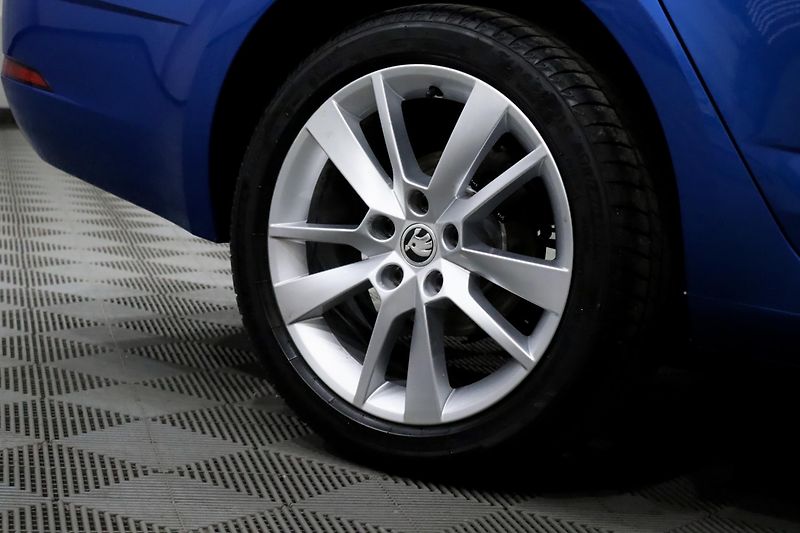Škoda Octavia 3 FL Combi 1.4 TSI 110 kW DSG - fotka 8 z 29
