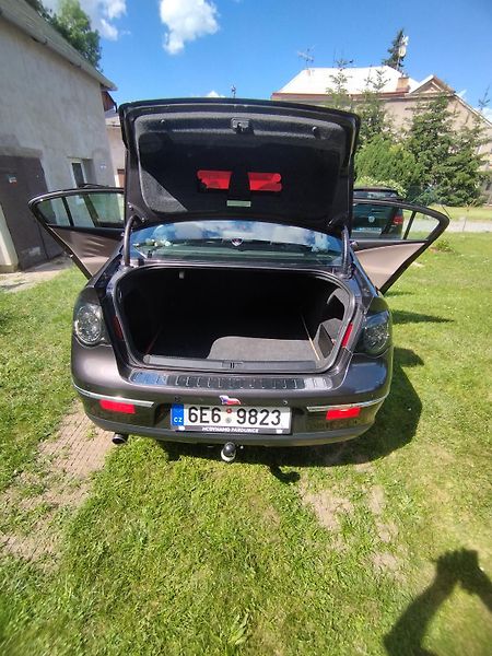 Volkswagen Passat (2005) - fotka 12 z 23