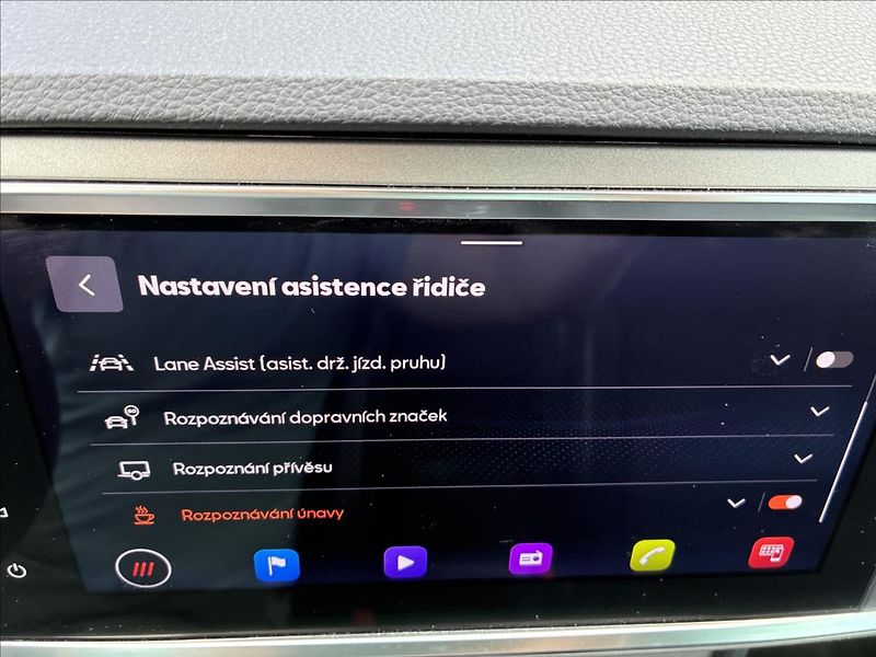 Seat Ateca 2,0 TDI TAŽNÉ KAMERA - fotka 20 z 31