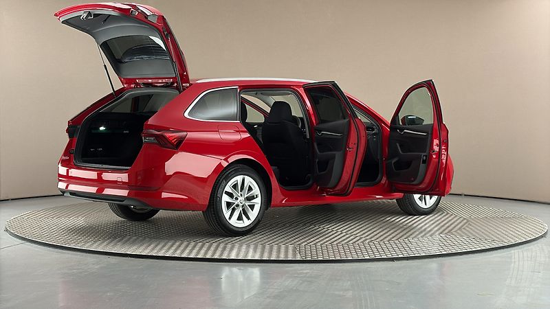 Škoda Octavia 2.0 TDI DSG Style Combi - fotka 6 z 27