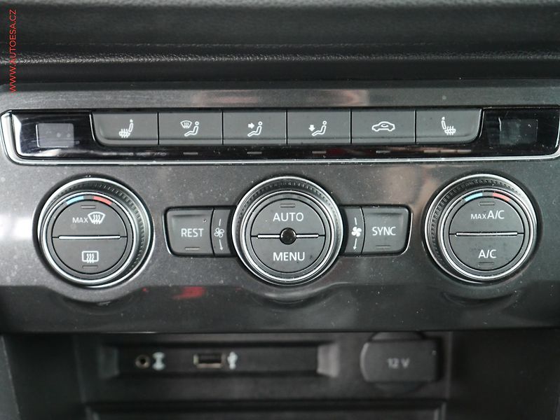 Volkswagen Tiguan (2017) 2.0 TDi, ČR, Comfortline - fotka 13 z 19