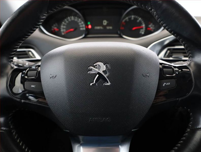 Peugeot 308 (2017) 1.6 BlueHDi, Tempomat - fotka 8 z 19