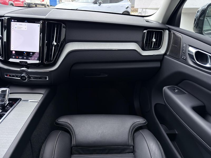 Volvo XC60 B5 AWD PLUS DARK /ventil. sed. - fotka 22 z 48