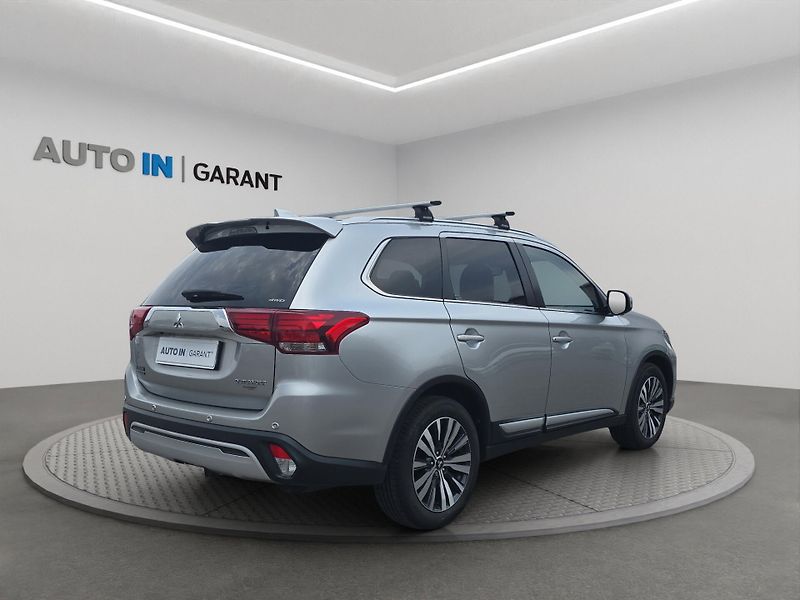 Mitsubishi Outlander (2019) INSTYLE+ 2.0 MIVEC 110kW, A/T, - fotka 5 z 29