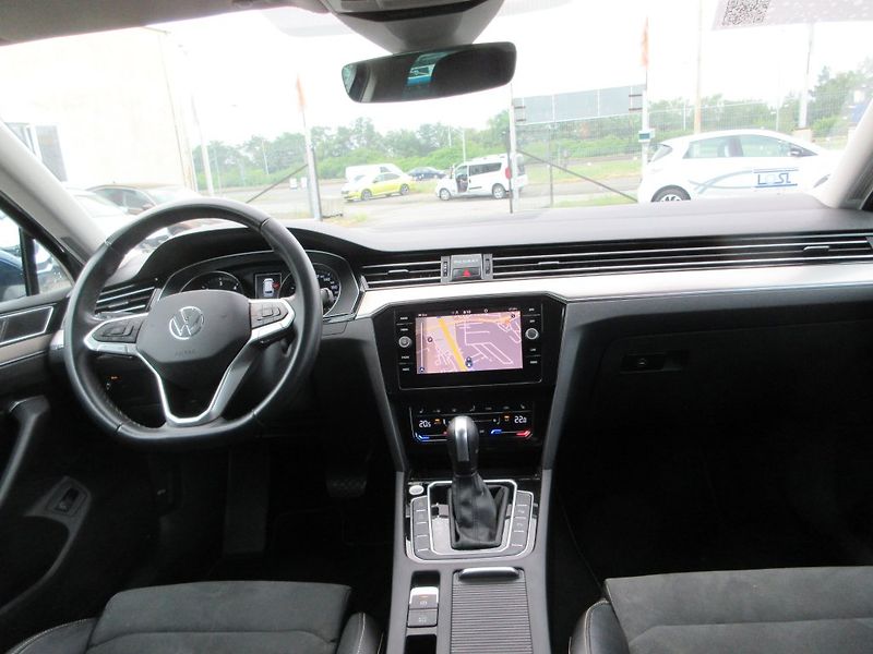 Volkswagen Passat Variant 2.0 Tdi 110kw, Dsg Elegance - fotka 17 z 19