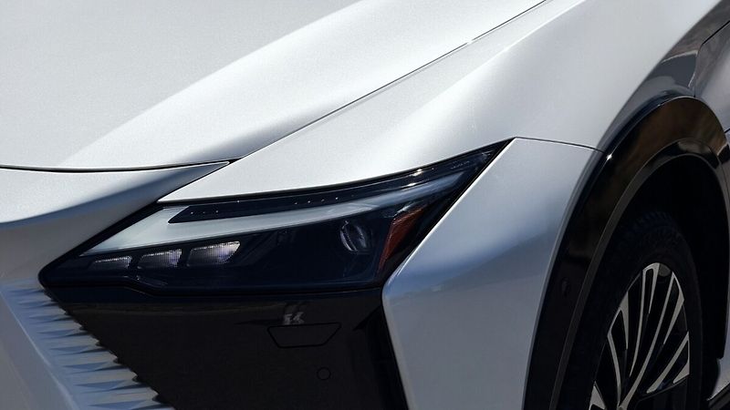 Lexus RZ 450e 450e LUXURY TOP PANORAMIC DIRE - fotka 4 z 27