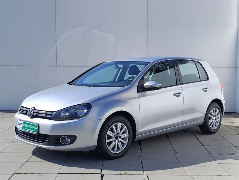Volkswagen Golf 1,6 TDi Klimatizace Tempomat - fotografie inzerátu