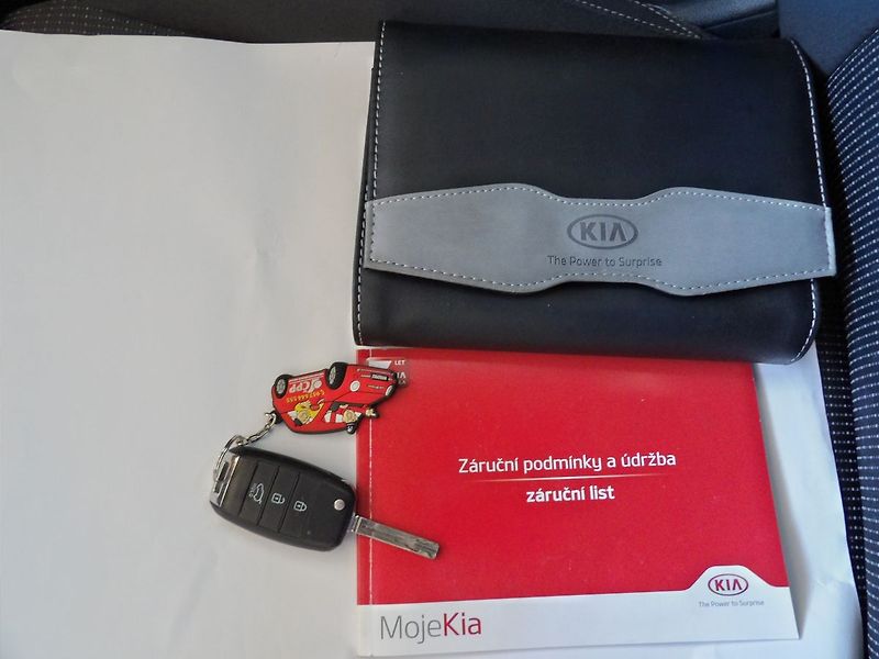 Kia Sportage 1.6GDi 97kW ČR Navi Kamera DPH - fotka 30 z 34