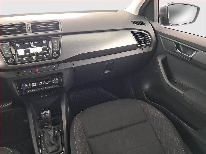 Škoda Fabia (2017) 1.2 TSI, Automat, Navi - fotka 8 z 17