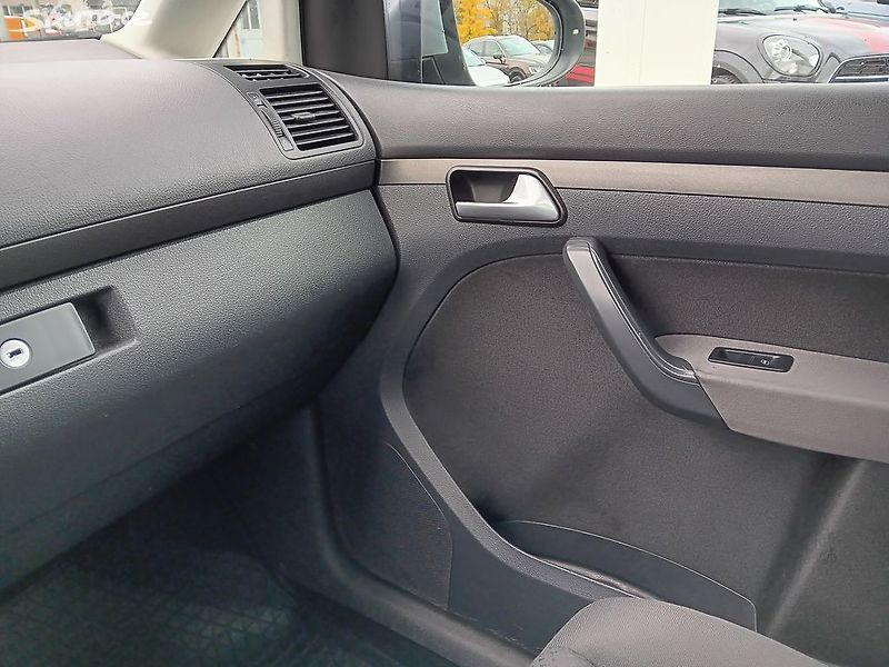 Volkswagen Touran 1.9 TDI 77kW - fotka 20 z 23