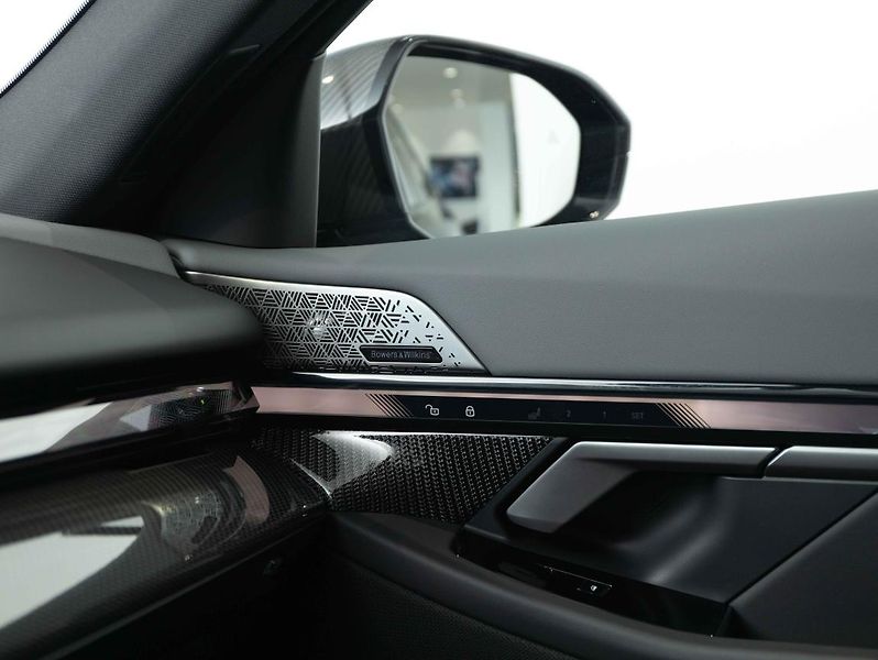 BMW Řada 5 540d xDrive Touring - fotka 12 z 20