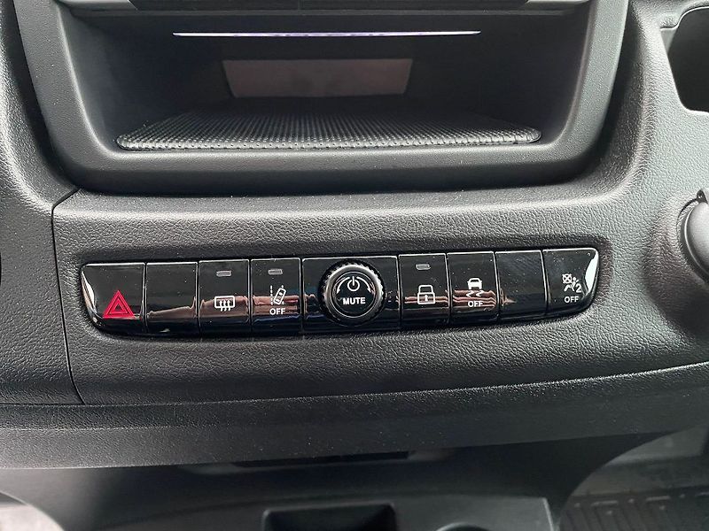 Toyota Proace Max MY25 2.2L 8AT - fotka 21 z 23