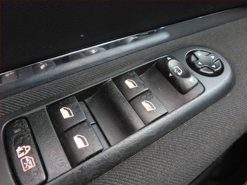 Peugeot 5008 (2011) 1.6 HDi, Navi, Tempomat - fotka 14 z 14
