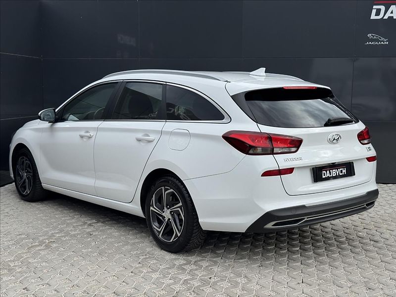 Hyundai i30 1,6 CRDI Smart ČR DPH - fotka 6 z 31
