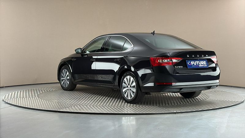 Škoda Superb 1.5 TSI DSG Style - fotka 2 z 27