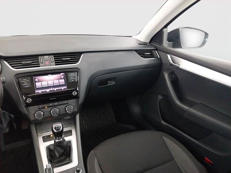 Škoda Octavia (2018) Ambition 1.0 TSI, Tempomat - fotka 8 z 18