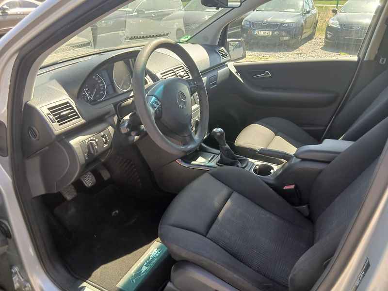 Mercedes-Benz Třídy A A 169, facelift, 180 CDI - fotka 24 z 32