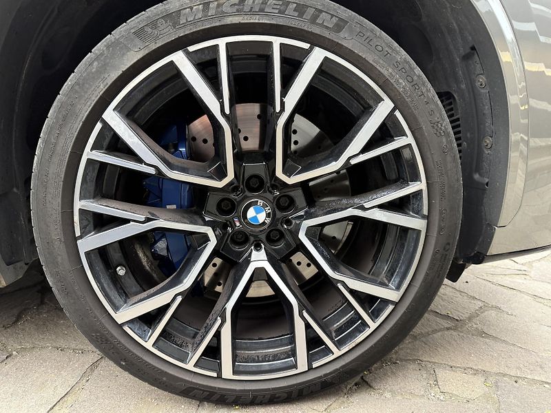 BMW X5 (2021) M, Akrapovič, nové brzdy, PPF - fotka 11 z 28
