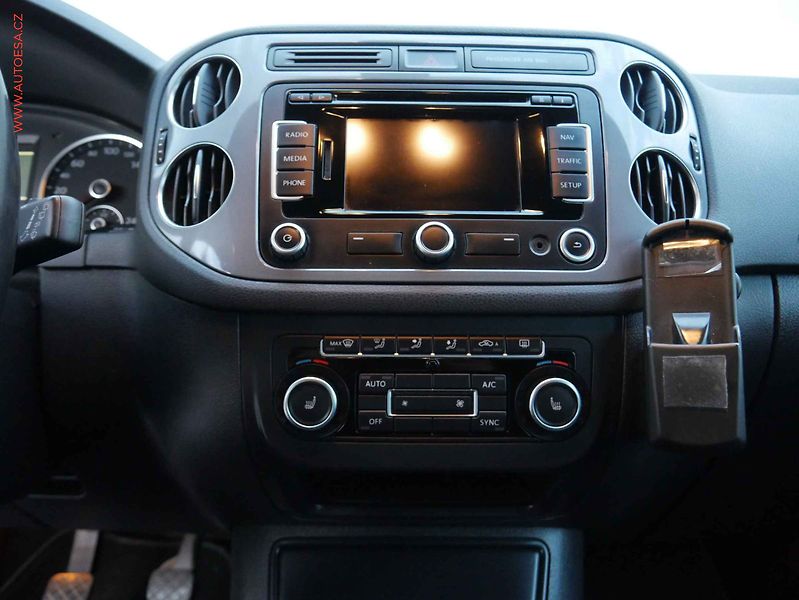 Volkswagen Tiguan (2014) 2.0TDi 4x4, Navigace - fotka 11 z 21