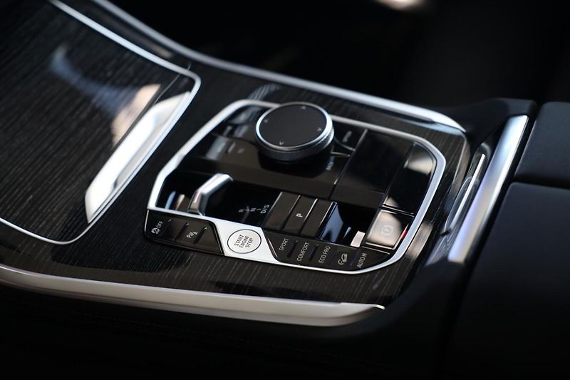 BMW X5 xDrive30d - fotka 12 z 18