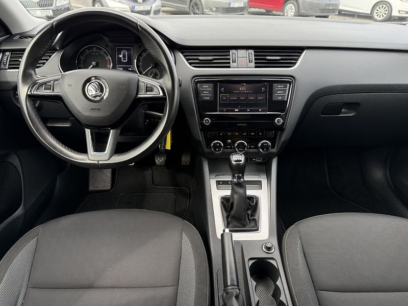Škoda Octavia 1.5TSi Ambition 110kW ČR - fotka 11 z 19