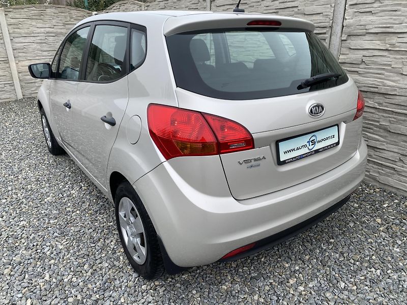 Kia Venga 1.4i 16v 90PS KLIMA SERVIS!!!  - fotka 3 z 144