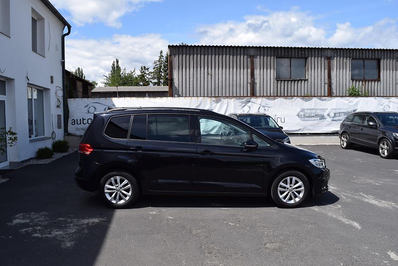 Volkswagen Touran (2016) 1.4TSI 110kw TAŽNÉ 7MÍST WEBAS - fotka 6 z 43