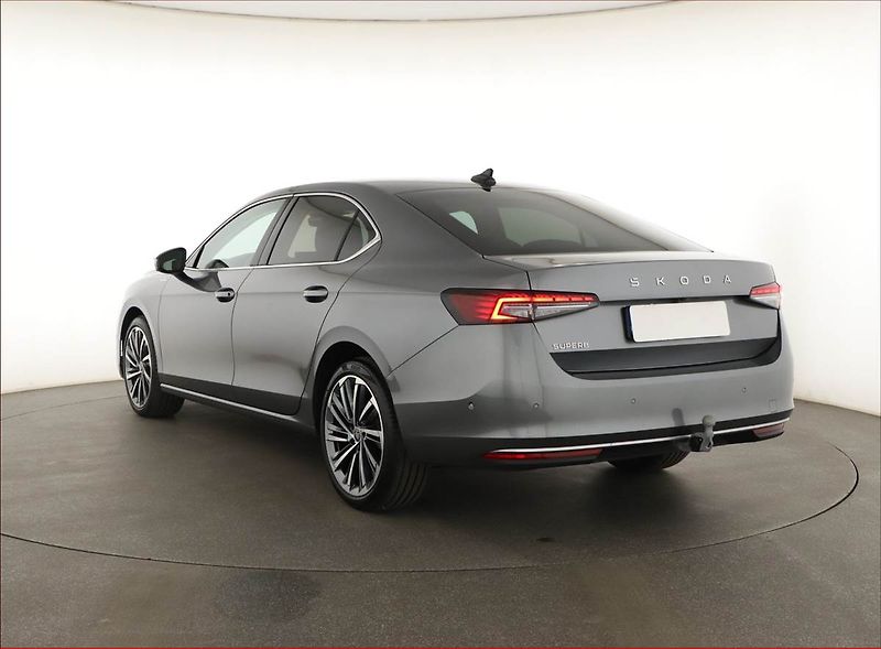 Škoda Superb (2025) 2.0 TDI, LAURIN & KLEMENT - fotka 4 z 22