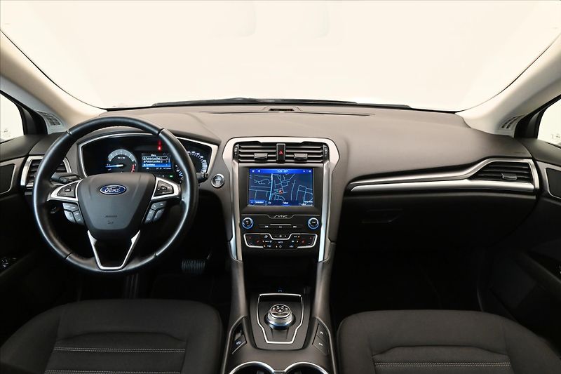 Ford Mondeo 2,0 TDCi 110 kW AT8 Titanium Z - fotka 14 z 33