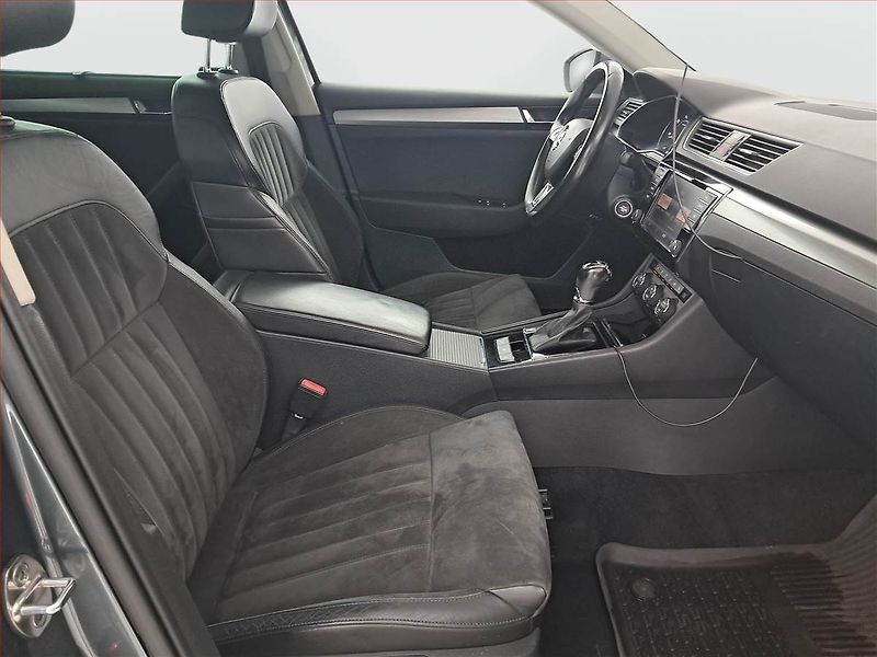Škoda Superb (2015) Style 2.0 TDI, Automat - fotka 9 z 20