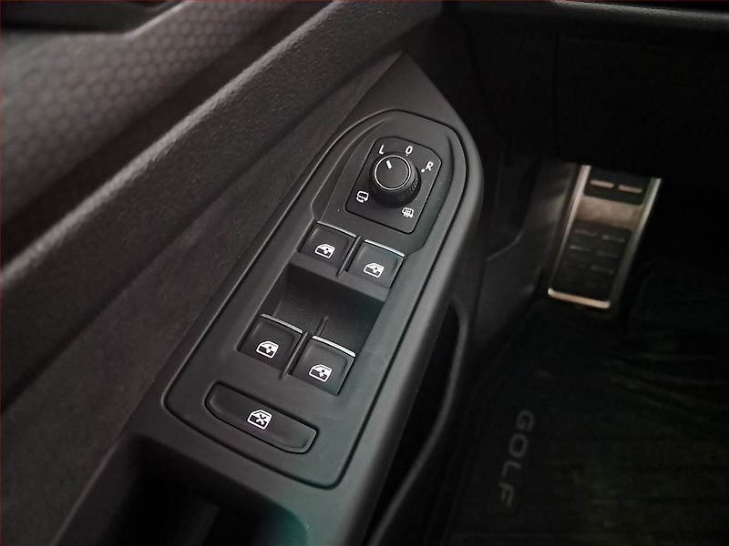 Volkswagen Golf (2024) 2.0 TDI GTD - fotka 20 z 21