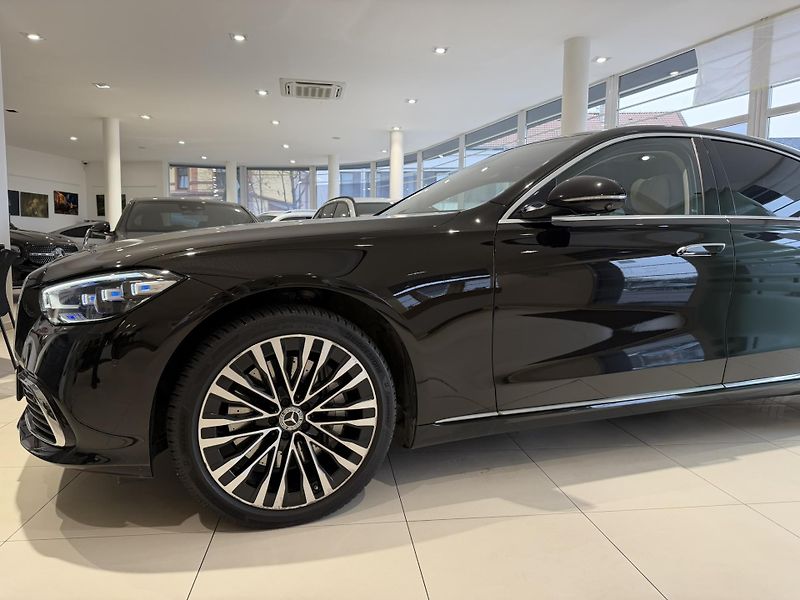 Mercedes-Benz Třídy S (2022) S 580 4M L/PANO/BURM/SOFT/DIGI - fotka 8 z 22