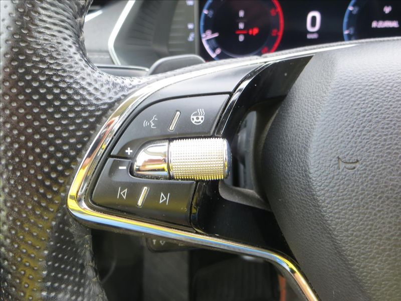 Škoda Octavia 2,0 TDI DSG Style 110kW Tažné - fotka 25 z 31