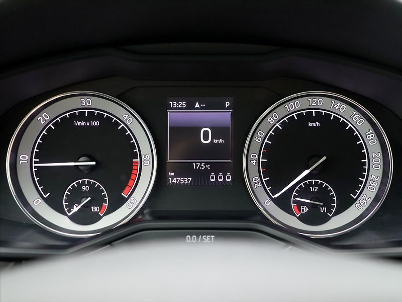 Škoda Superb 2,0 TDI 140kW L&K 4x4 CZ - fotka 21 z 46