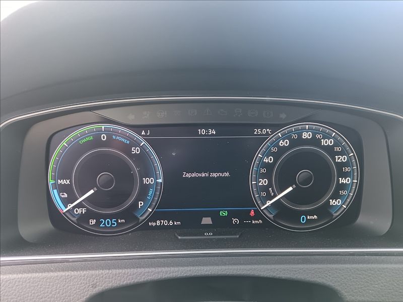 Volkswagen Golf 0,0 e electric drive 100kW - fotka 21 z 22