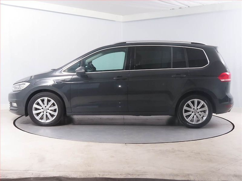 Volkswagen Touran (2016) Highline 2.0 TDI, Navi - fotka 3 z 16