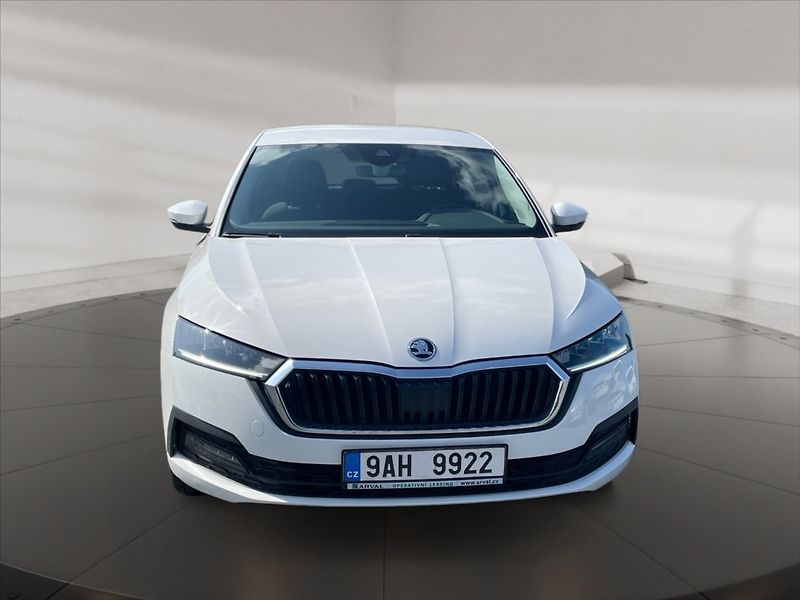 Škoda Octavia 2,0 TDI Ambition - fotka 2 z 11