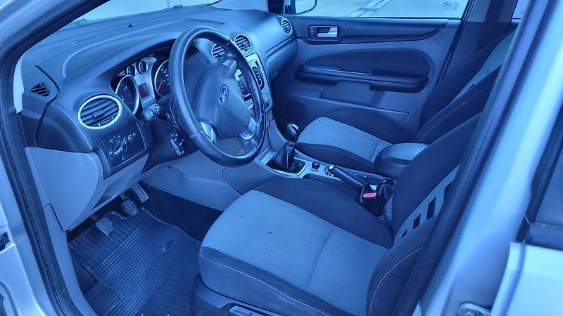 Ford Focus 2,0i LPG do 2032 - fotka 17 z 20