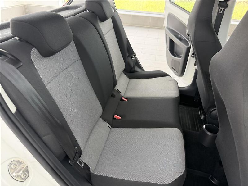 Škoda Citigo 1,0 MPi, klima, tažné zařízení - fotka 21 z 26
