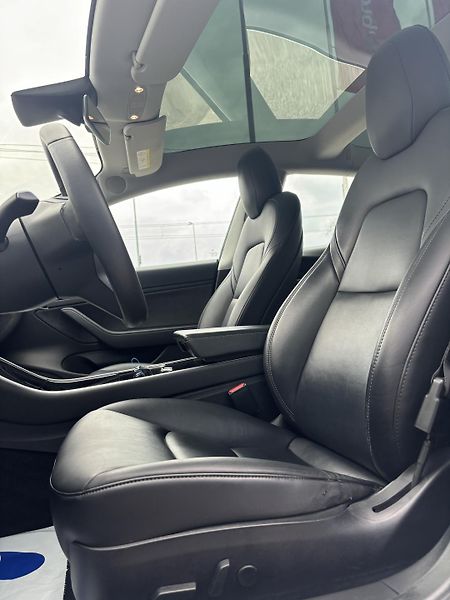 Tesla Model 3 Long Range AWD 75kWh DPH - fotka 6 z 17